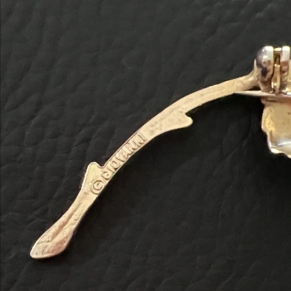 Giovanni Elegant Gold Rose Brooch - Picture 2 of 7